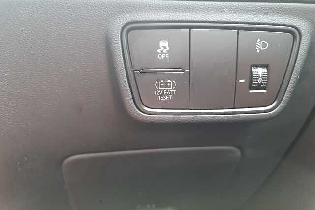 Hyundai TUCSON 1.6 TGDi Hybrid 230 Premium 5dr 2WD Auto Engine Red