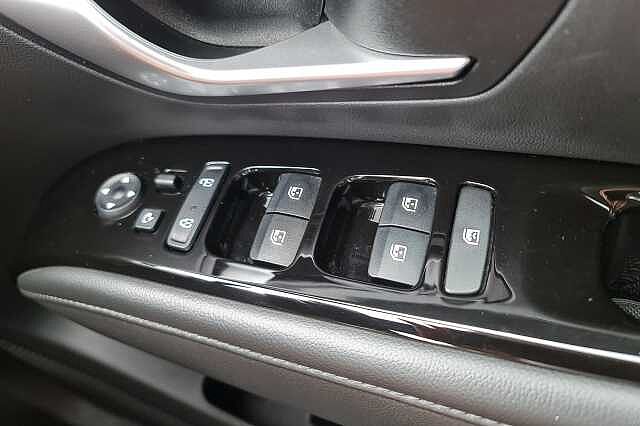 Hyundai TUCSON 1.6 TGDi Hybrid 230 Premium 5dr 2WD Auto Engine Red