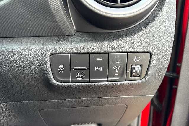 Hyundai KONA 1.6 GDi Hybrid Premium 5dr DCT Pulse Red