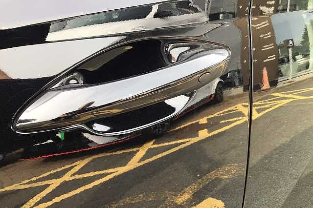 Hyundai TUCSON 1.6 TGDi Plug-in Hybrid Ultimate 5dr 4WD Auto Phantom Black