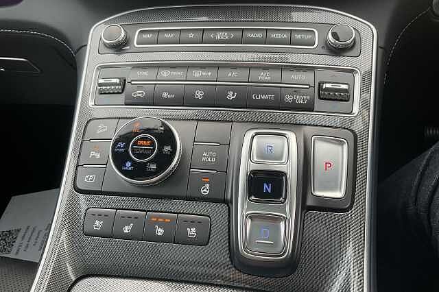 Hyundai Santa Fe 1.6 TGDi Hybrid Ultimate 5dr 4WD Auto