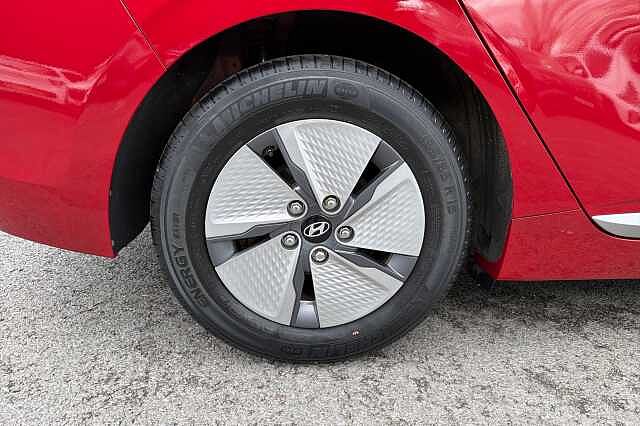 Hyundai Ioniq 1.6 GDi Hybrid Premium 5dr DCT