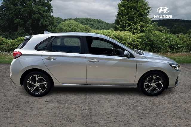 Hyundai i30 T-GDI SE CONNECT MHEV