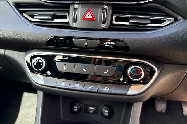 Hyundai i30 T-GDI SE CONNECT MHEV