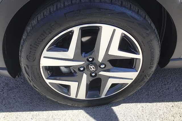 Hyundai Bayon T-GDI PREMIUM DCT MHEV