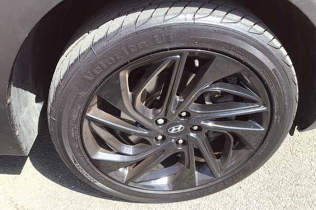 Hyundai TUCSON CRDI N LINE MHEV Engine Red