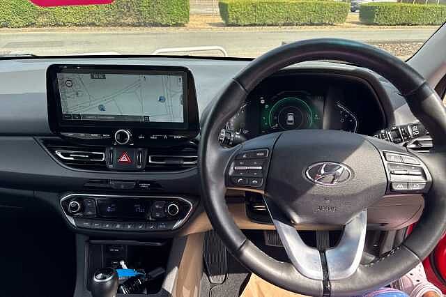 Hyundai I30 T-GDI PREMIUM MHEV Engine Red