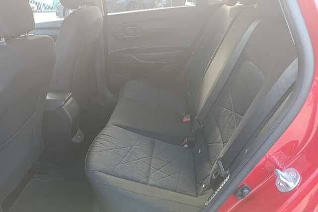 Hyundai BAYON T-GDI PREMIUM MHEV Dragon Red