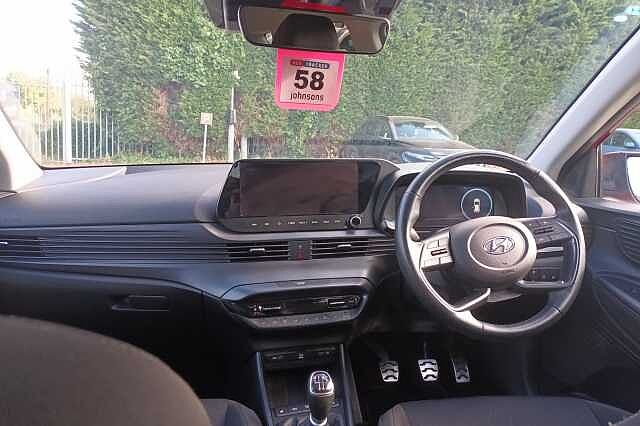Hyundai BAYON T-GDI PREMIUM MHEV Dragon Red