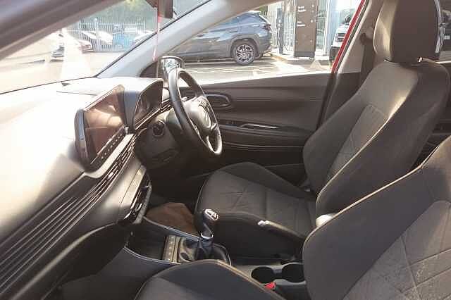 Hyundai BAYON T-GDI PREMIUM MHEV Dragon Red